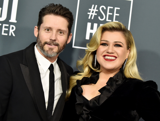 Kelly Clarkson Divorces Hubby, Becomes Overlook Independent Yet Again Kelly Clarkson Divorces Hubby, Becomes Overlook Independent Yet Again