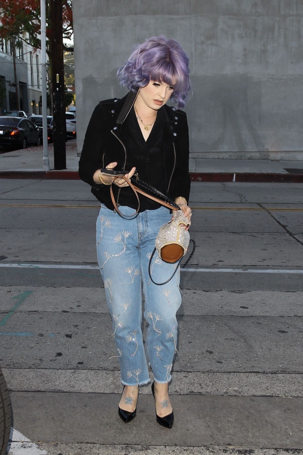 Kelly Osbourne Arrives at Craig