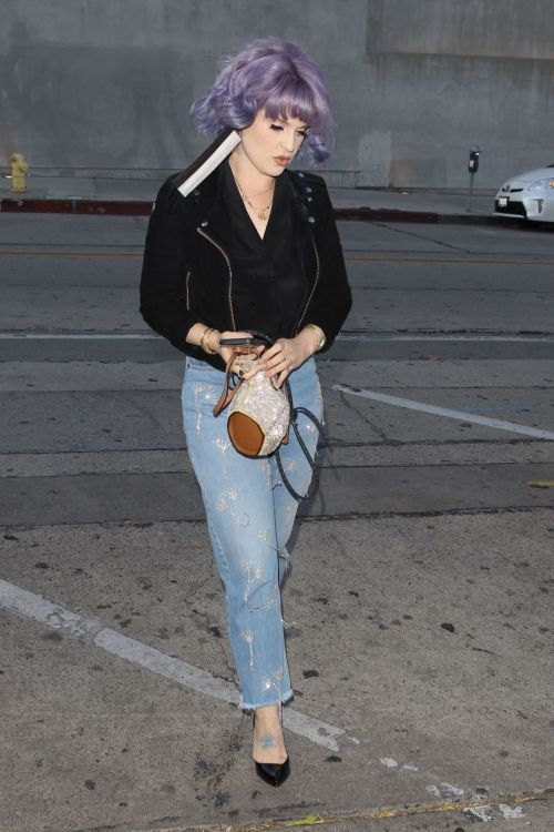 Kelly Osbourne Arrives at Craig