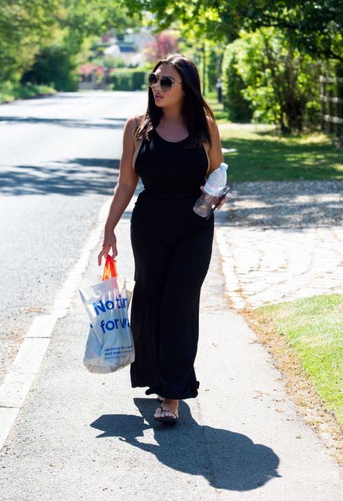 Lauren Goodger Out and About in Essex 2020/04/26 2