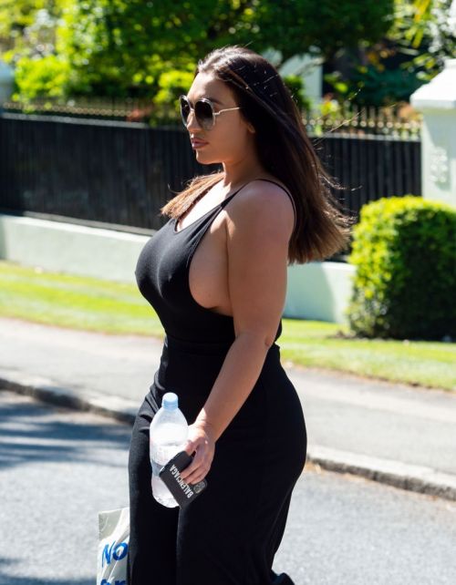 Lauren Goodger Out and About in Essex 2020/04/26 13