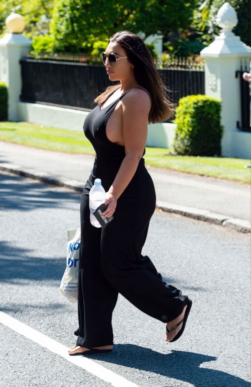 Lauren Goodger Out and About in Essex 2020/04/26 7