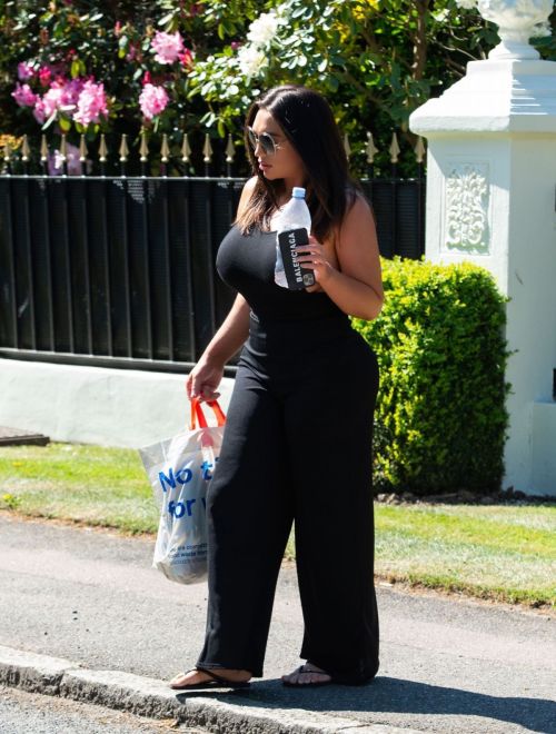 Lauren Goodger Out and About in Essex 2020/04/26 7