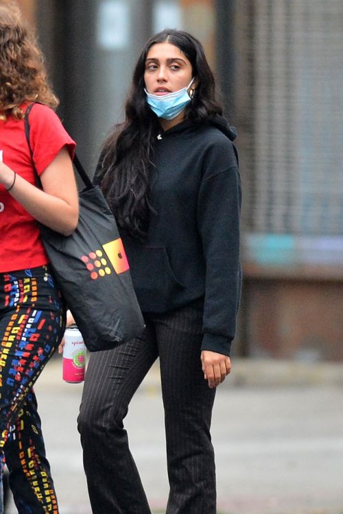 Lourdes Leon Out and About in New York 2020/06/18 9