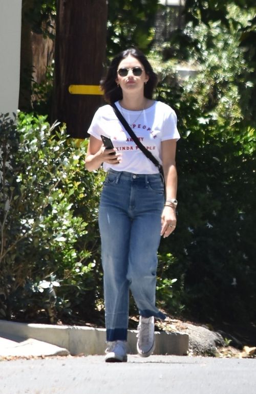 Lucy Hale in Denim Out in Studio City 2020/06/09 1