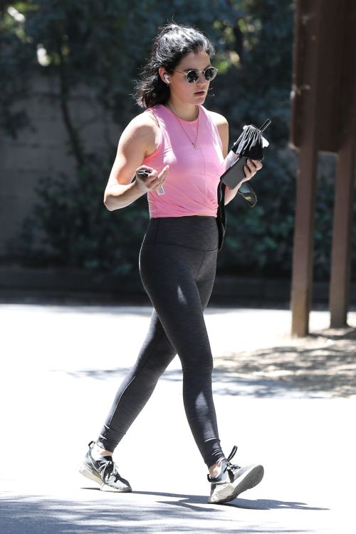 Lucy Hale Out Hiking in Los Angeles 2020/06/11 11