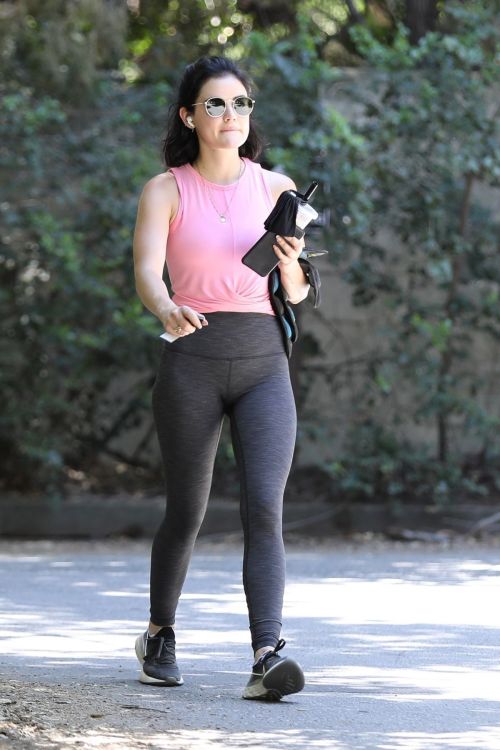 Lucy Hale Out Hiking in Los Angeles 2020/06/11 14