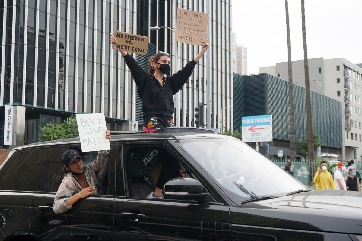 Madison Beer at Black Lives Matter Protest in Los Angeles 2020/06/01