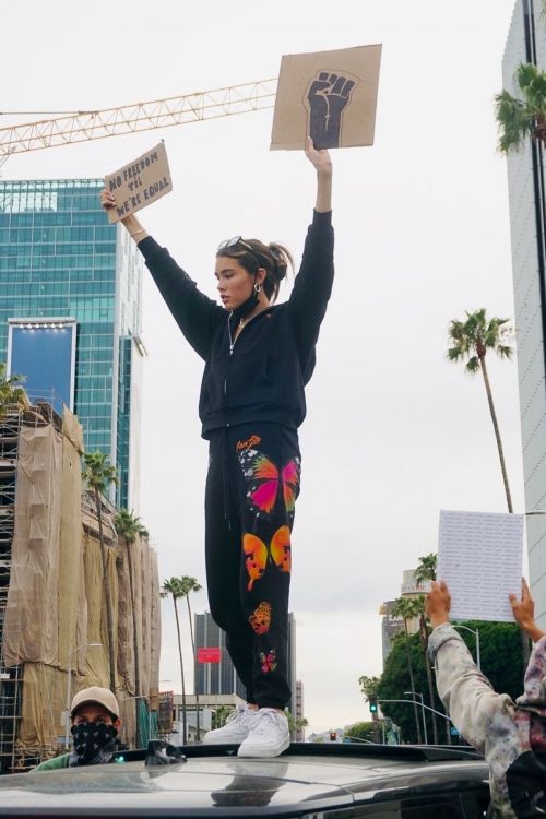 Madison Beer at Black Lives Matter Protest in Los Angeles 2020/06/01 10