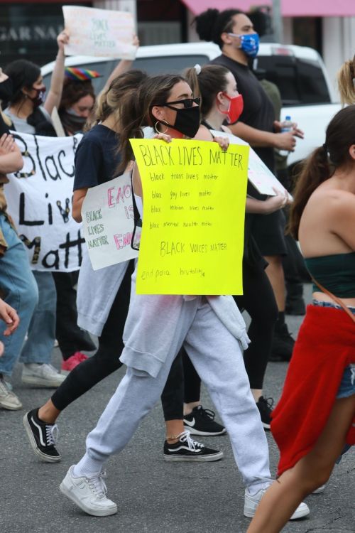 Madison Beer Out Black Lives Matter Protesting in Los Angeles 2020/06/05 12