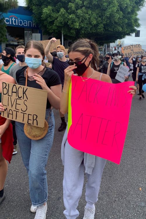 Madison Beer Out Black Lives Matter Protesting in Los Angeles 2020/06/05 9