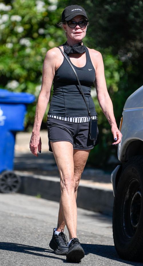 Melanie Griffith Out Hiking in Los Angeles 2020/06/12 2