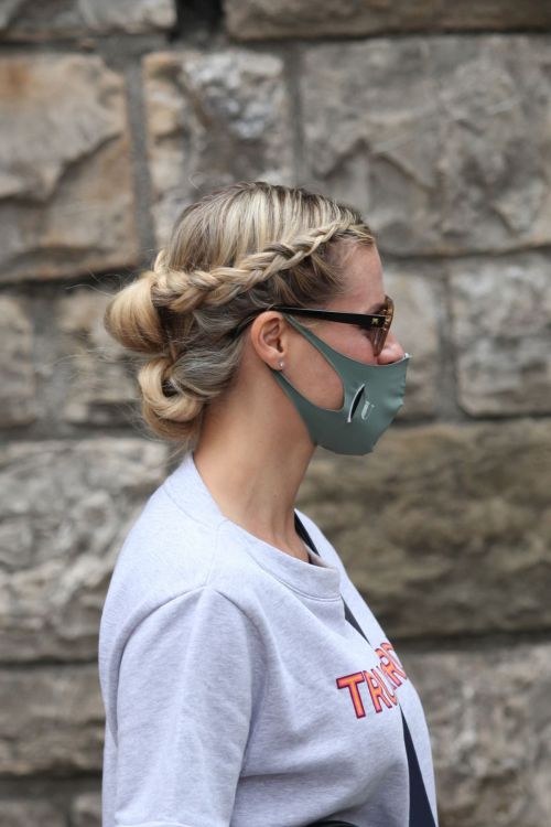 Michelle Hunziker Out and About in Milan 2020/05/31 1
