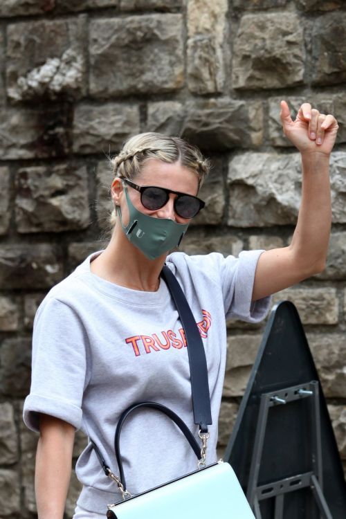 Michelle Hunziker Out and About in Milan 2020/05/31 2