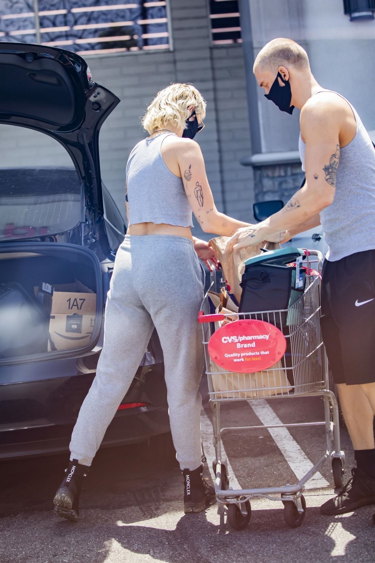 Miley Cyrus Shopping at CVS in Calabasas 2020/06/12