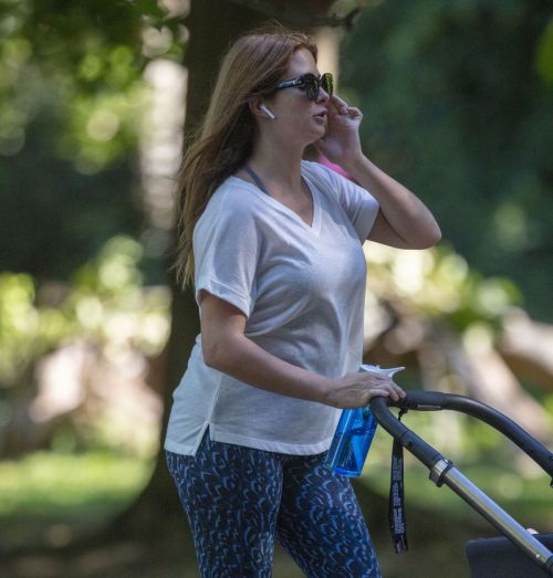 Millie Mackintosh Out and About in London 2020/06/15 4