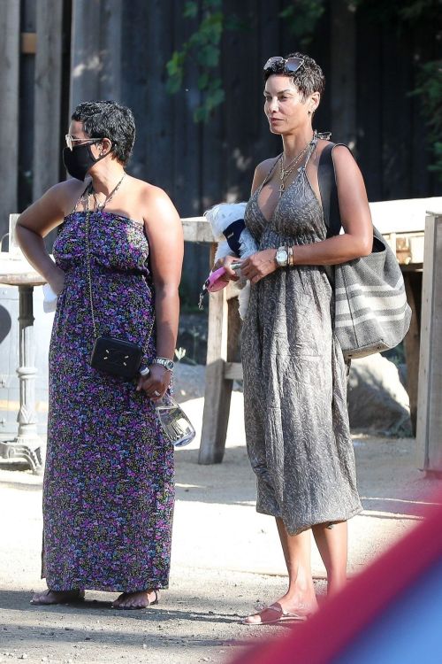 Nicole Murphy Out and About in Malibu 2020/06/14 3