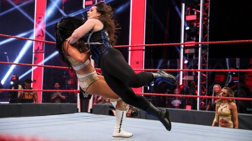 Nikki Cross vs. Billie Kay - Raw 2020/06/01 5