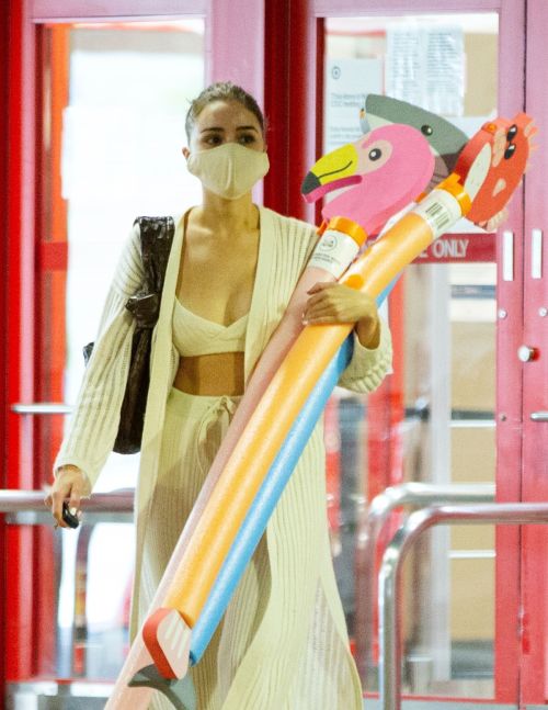 Olivia Culpo Shopping at Target in Los Angeles 2020/06/12 1