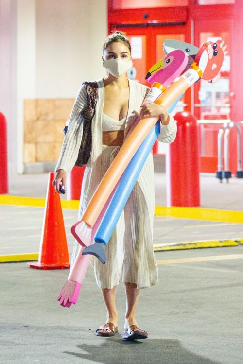 Olivia Culpo Shopping at Target in Los Angeles 2020/06/12