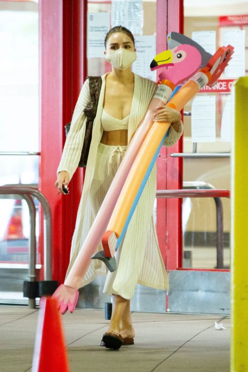 Olivia Culpo Shopping at Target in Los Angeles 2020/06/12 12