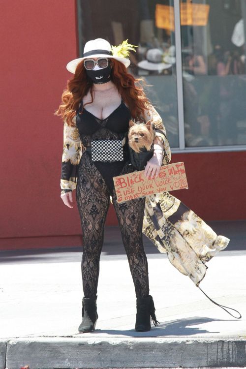 Phoebe Price at Black Lives Matter Protest in Los Angeles 2020/06/07 7