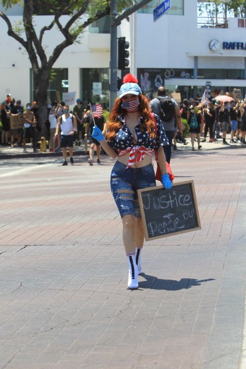 Phoebe Price at Black Lives Matter Protest in West Hollywood 2020/06/03 1