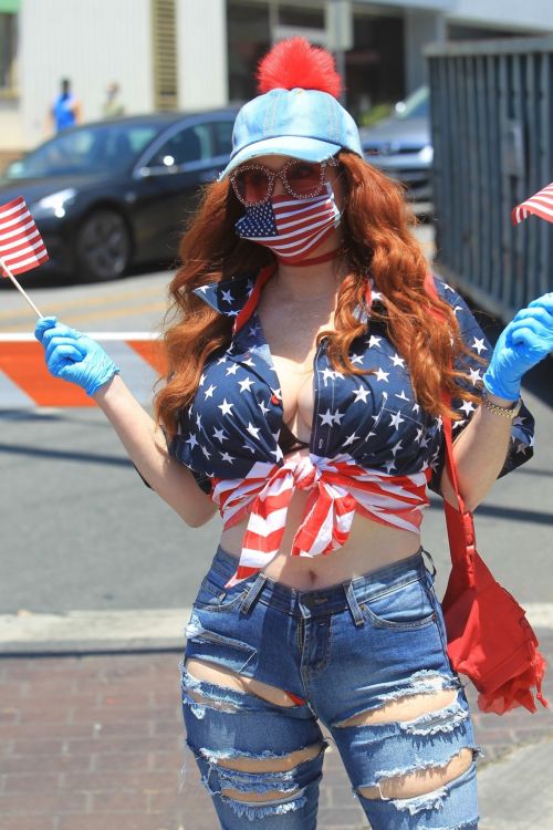 Phoebe Price at Black Lives Matter Protest in West Hollywood 2020/06/03 4