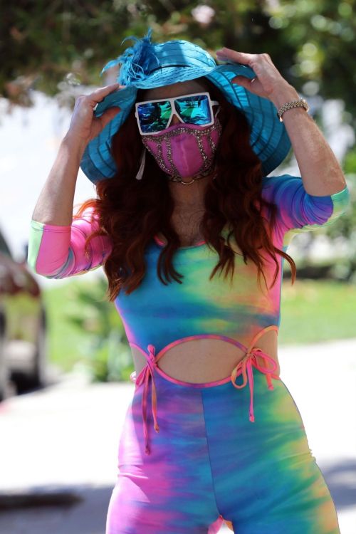 Phoebe Price in a Colorful Outfit Out in Los Angeles 2020/06/08 5