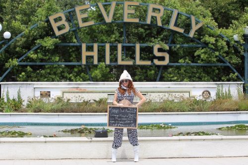 Phoebe Price Out Protesting Banner Photoshoot in Beverly Hills 2020/06/01 4