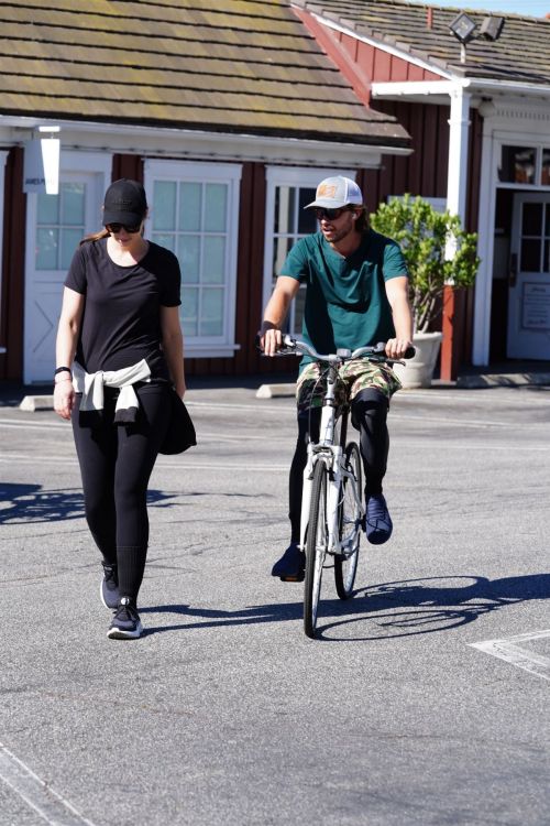 Pregnant Christina Schwarzenegger Riding Her Bike Out in Brentwood 2020/06/09 1