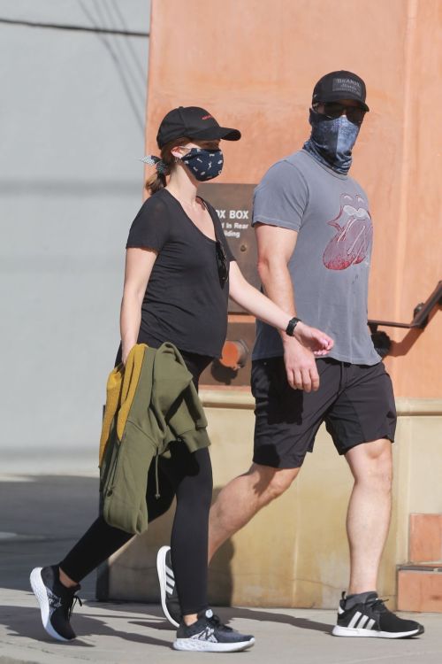 Pregnant Katherine Schwarzenegger and Chris Pratt Out in Santa Monica 2020/06/01 2