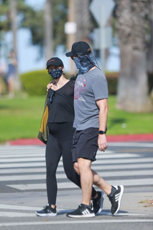 Pregnant Katherine Schwarzenegger and Chris Pratt Out in Santa Monica 2020/06/01