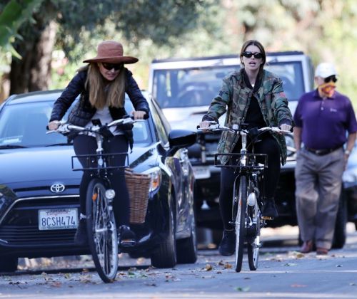 Pregnant Katherine Schwarzenegger Out Riding Bike in Los Angeles 2020/06/13 2