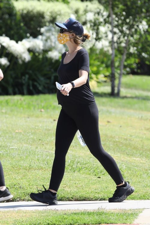 Pregnant Katherine Schwarzenegger Out with a Friend in Santa Monica 2020/06/13 10