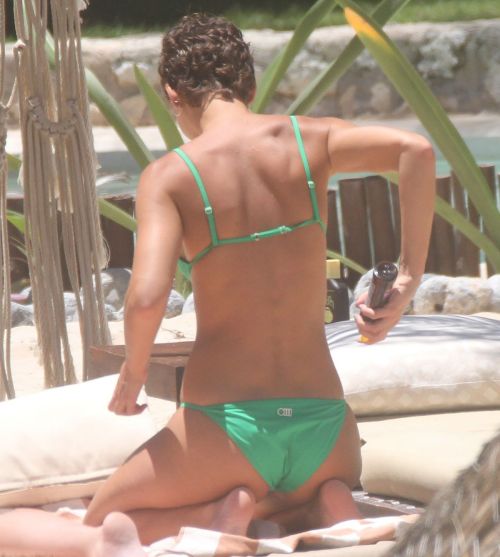 Rachel Cook in Bikini at a Beach in Tulum 2020/06/10 14