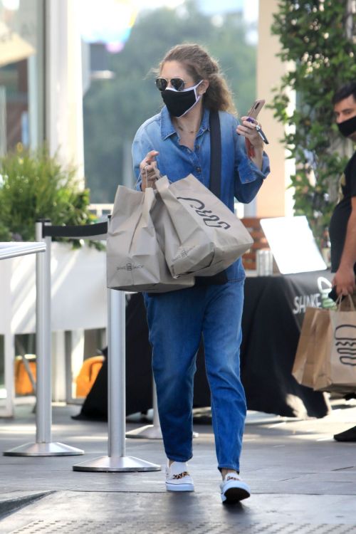 Rebecca Gayheart in Denim Overalls at Shake Shack in Los Angeles 2020/06/19