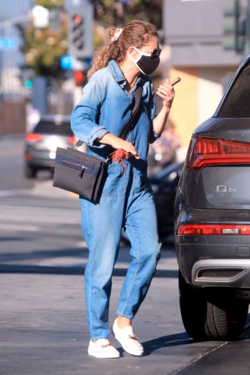 Rebecca Gayheart in Denim Overalls at Shake Shack in Los Angeles 2020/06/19 6