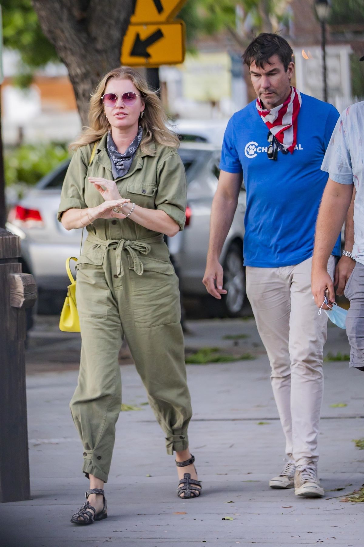 Rebecca Romijn Out and About in Calabasas 2020/06/08