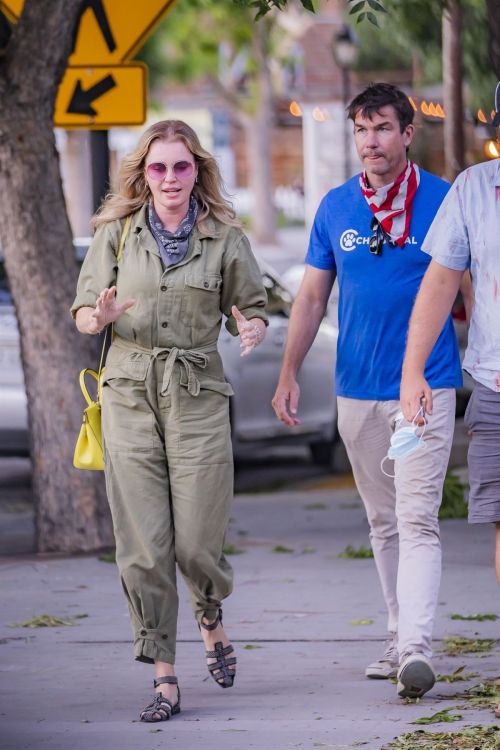 Rebecca Romijn Out and About in Calabasas 2020/06/08 3
