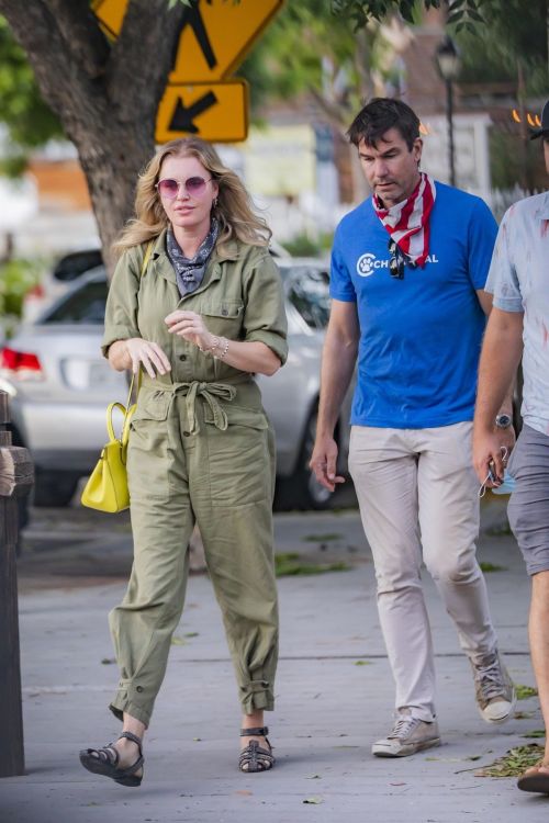 Rebecca Romijn Out and About in Calabasas 2020/06/08 6