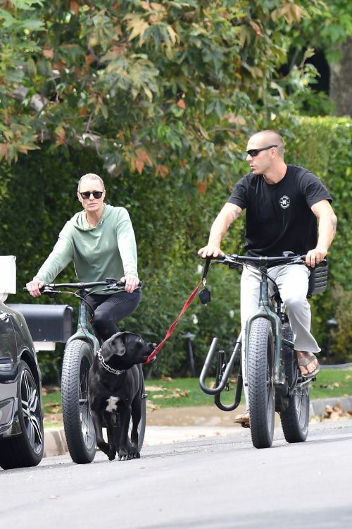 Robin Wright Enjoy Riding a Bike with her husband Clement Giraudet in Brentwood 2020/06/02 2