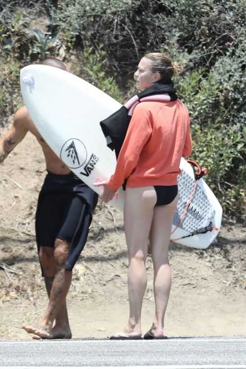 Robin Wright Surfing at a Beach in Malibu 2020/06/12 9