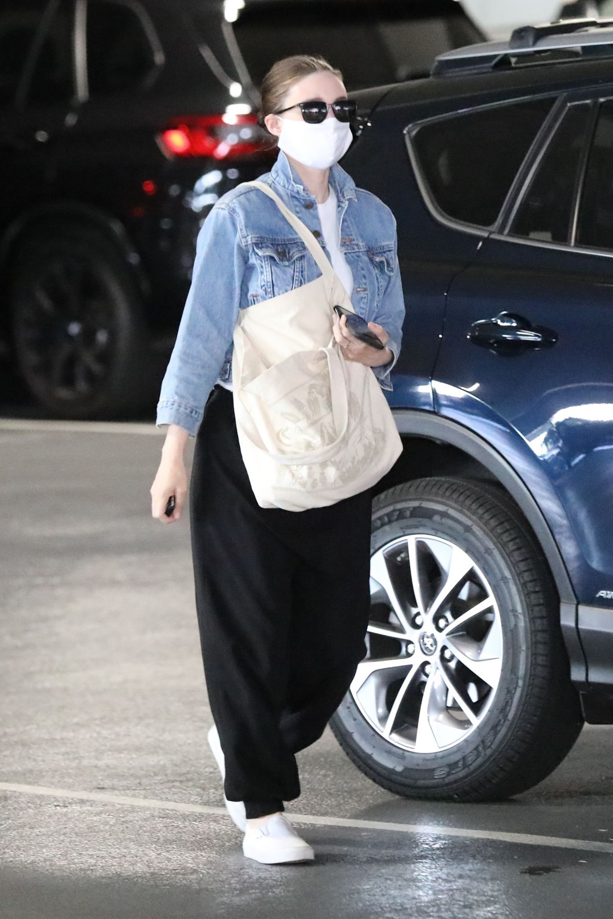 Rooney Mara Visits Her Doctor in Beverly Hills 2020/06/12