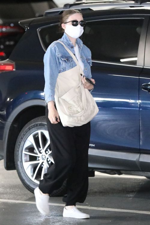 Rooney Mara Visits Her Doctor in Beverly Hills 2020/06/12 12