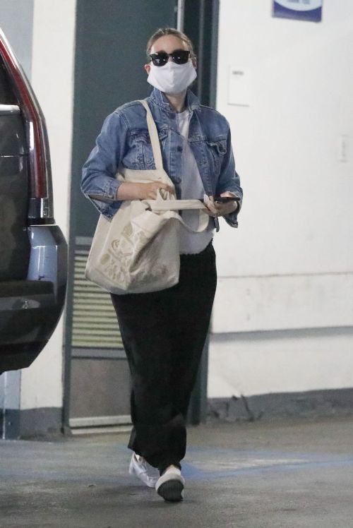 Rooney Mara Visits Her Doctor in Beverly Hills 2020/06/12 1