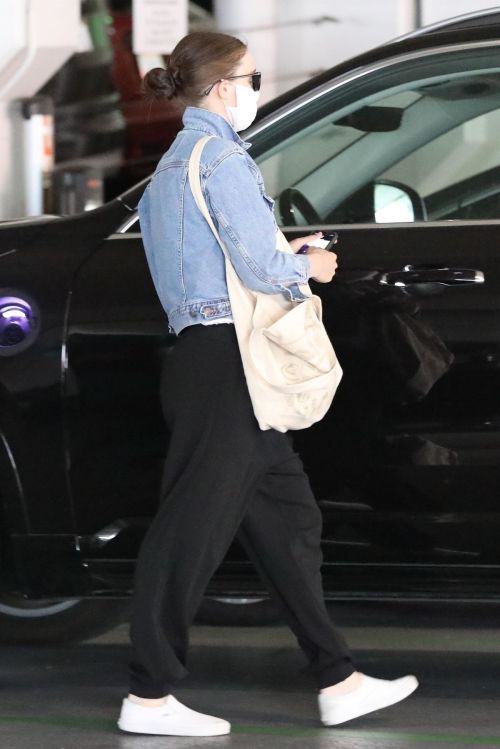Rooney Mara Visits Her Doctor in Beverly Hills 2020/06/12 8