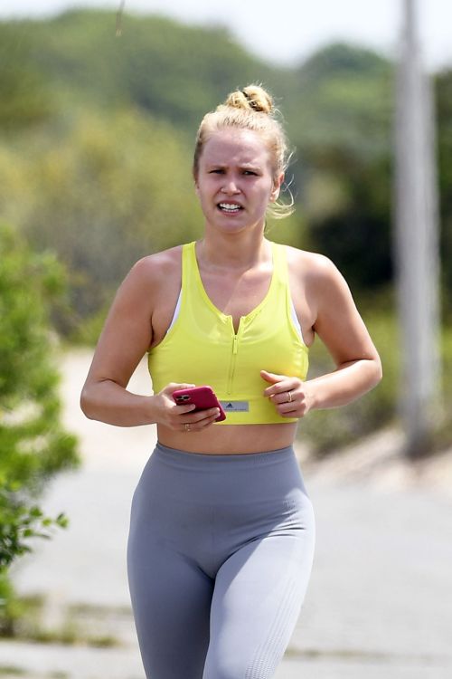 Sailor Brinkley Out Jogging in East Hampton 2020/05/30 1