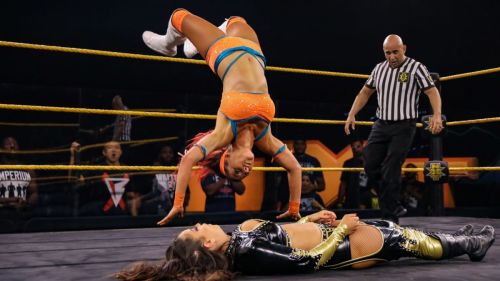 Santana Garrett vs. Aliyah | WWE NXT 2020/06/03 1