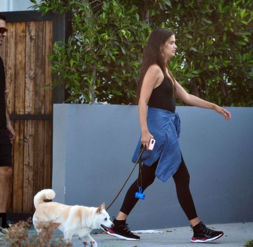 Sara Sampaio Out with Her Dog Kyta in Los Angeles 2020/06/07 1